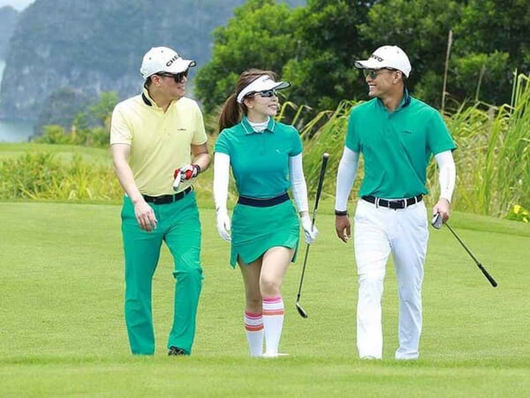 Lựa chọn trang phục chơi golf phù hợp, nhã nhặn